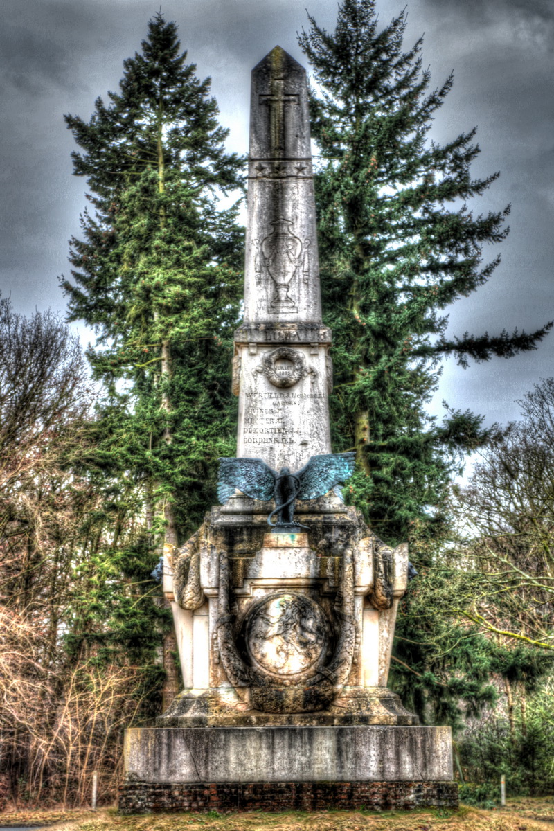 Tacambaro monument